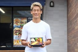 土日限定!ガイナーレ田中選手×花房精肉店コラボ弁当新登場! 土日限定!ガイナーレ田中選手×花房精肉店コラボ弁当新登場!